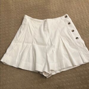 Elegant White Buttoned Women's Shorts